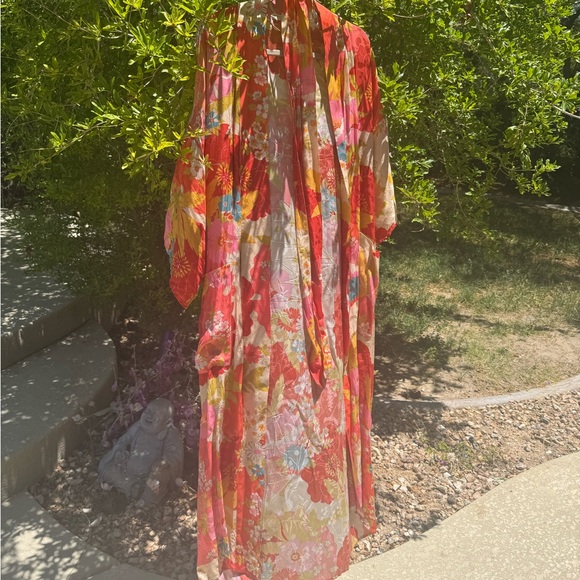 (RESERVE) Spell and the Gypsy Floral Tyler Kimono Robe with Pockets - Picture 5 of 7